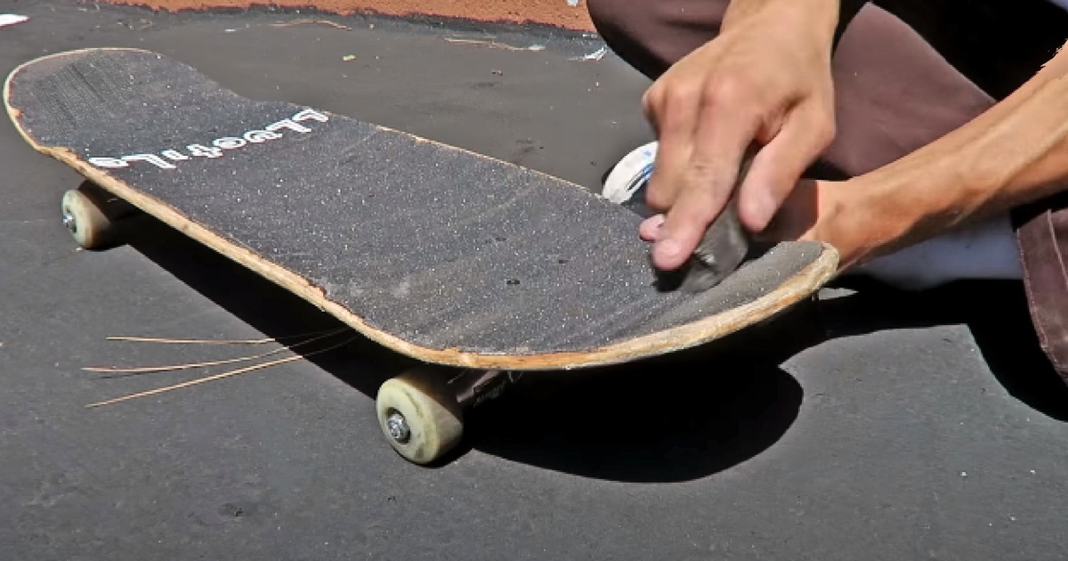 cleaning skateboard grip tape